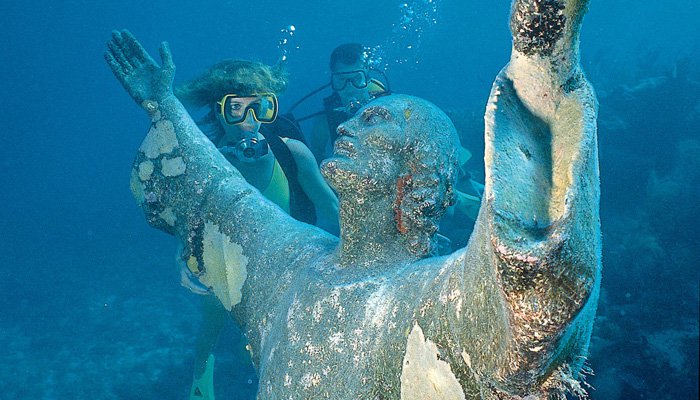 Pennekamp Underwater Statue