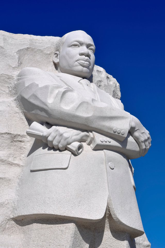 martin luther king statue